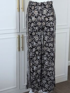 American Eagle Flowy Wide Leg Pants Size Small